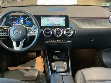 MERCEDES-BENZ 250 Progressive T-Leder Navi LED