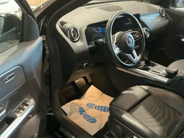 MERCEDES-BENZ 250 Progressive T-Leder Navi LED