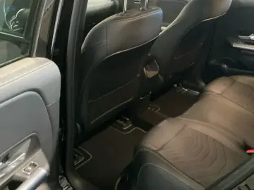 MERCEDES-BENZ 250 Progressive T-Leder Navi LED
