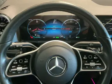 MERCEDES-BENZ 250 Progressive T-Leder Navi LED