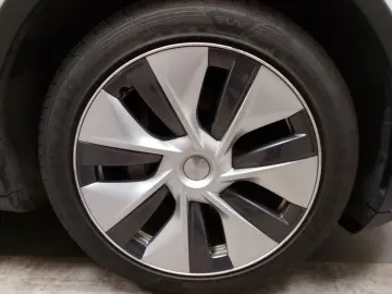 TESLA Model Y Long Range AWD NAVI LED PANO KAMERA