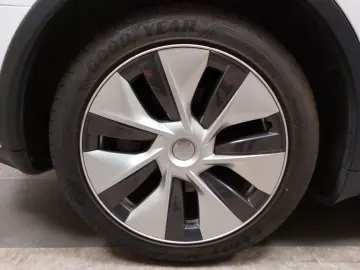 TESLA Model Y Long Range AWD NAVI LED PANO KAMERA