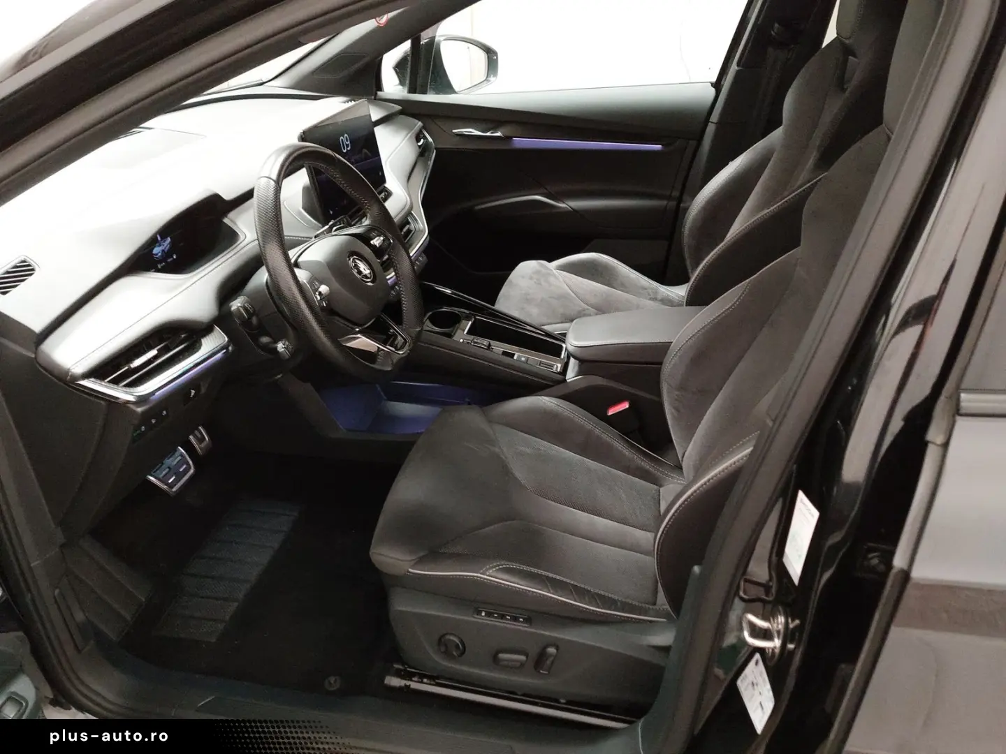 SKODA Enyaq iV 80 SportLine T-LEDER NAVI LED SHZ PDC