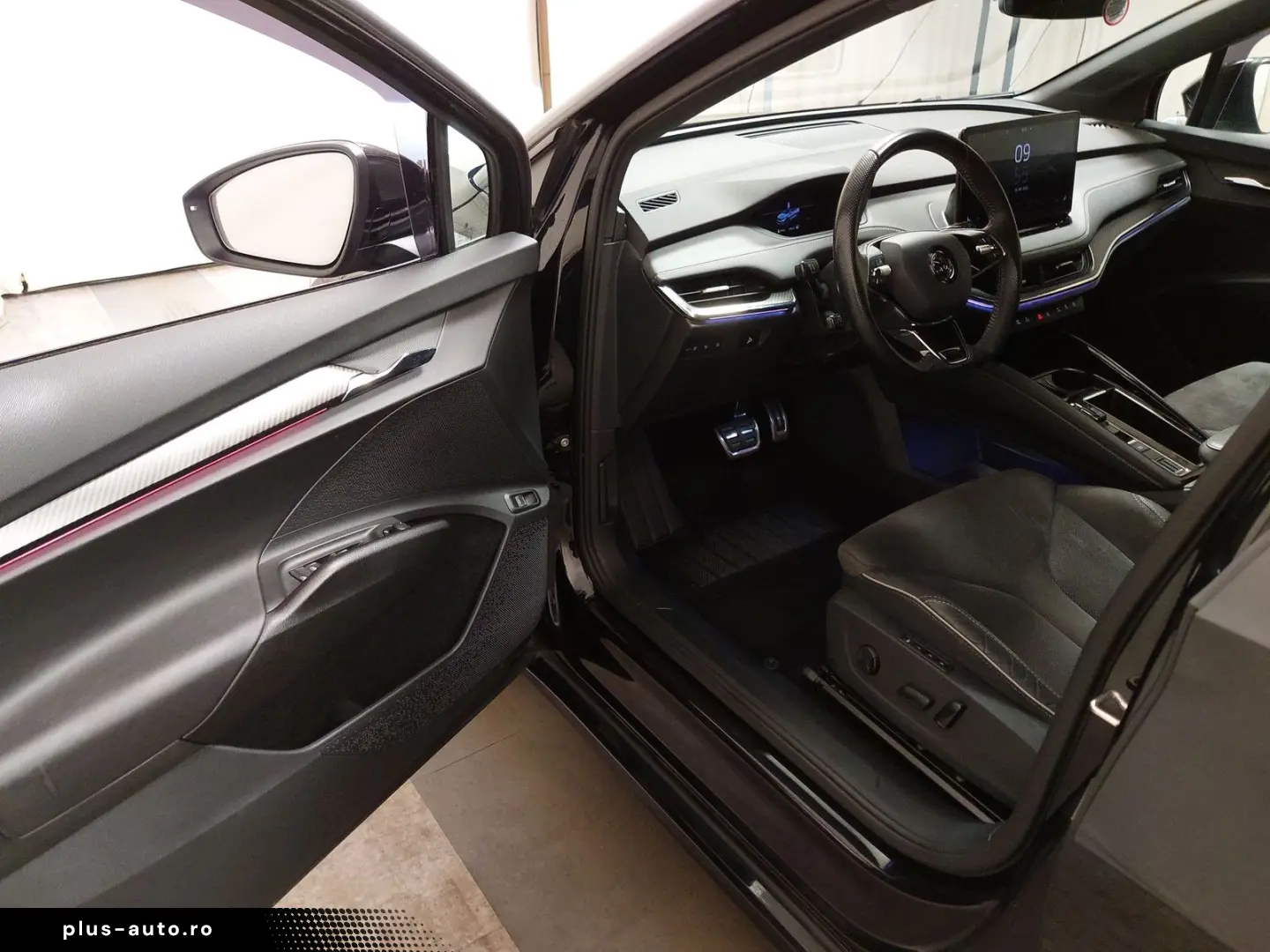 SKODA Enyaq iV 80 SportLine T-LEDER NAVI LED SHZ PDC