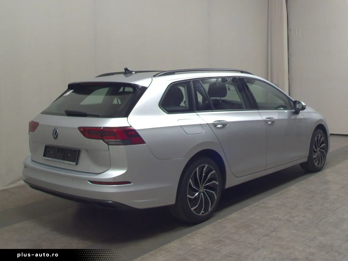 VW Golf-8 Var. 2.0 TDI Life Navi LED