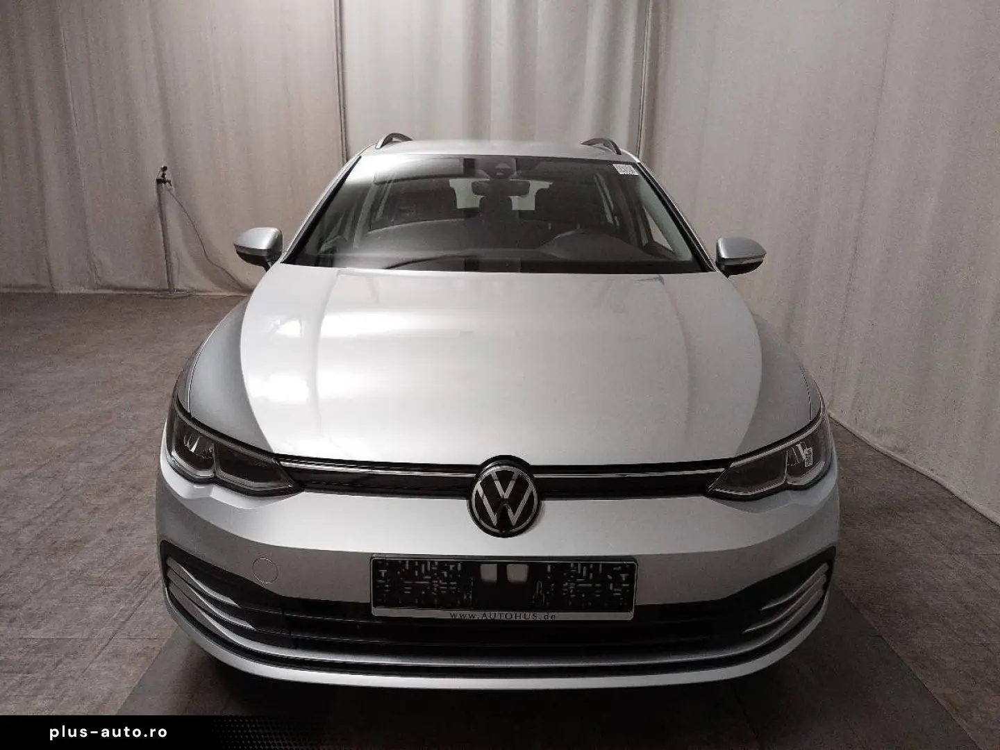 VW Golf-8 Var. 2.0 TDI Life Navi LED