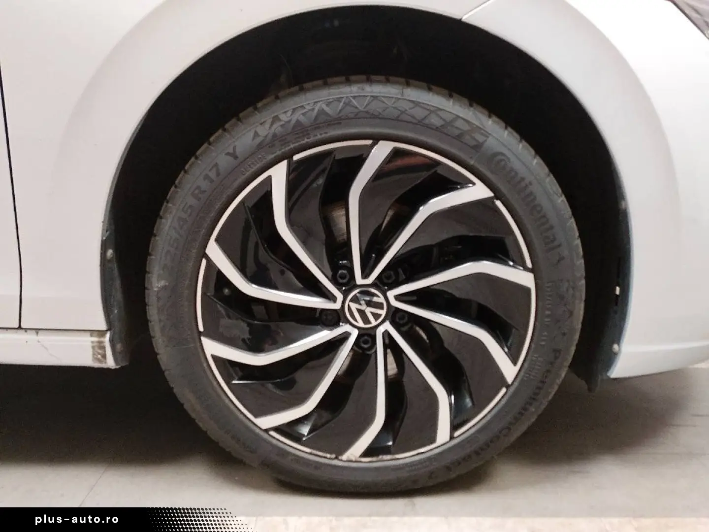 VW Golf-8 Var. 2.0 TDI Life Navi LED