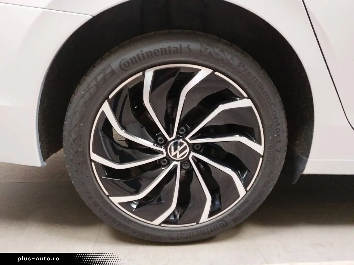VW Golf-8 Var. 2.0 TDI Life Navi LED