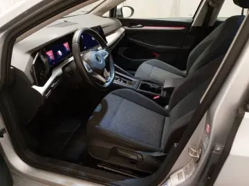 VW Golf-8 Var. 2.0 TDI Life Navi LED