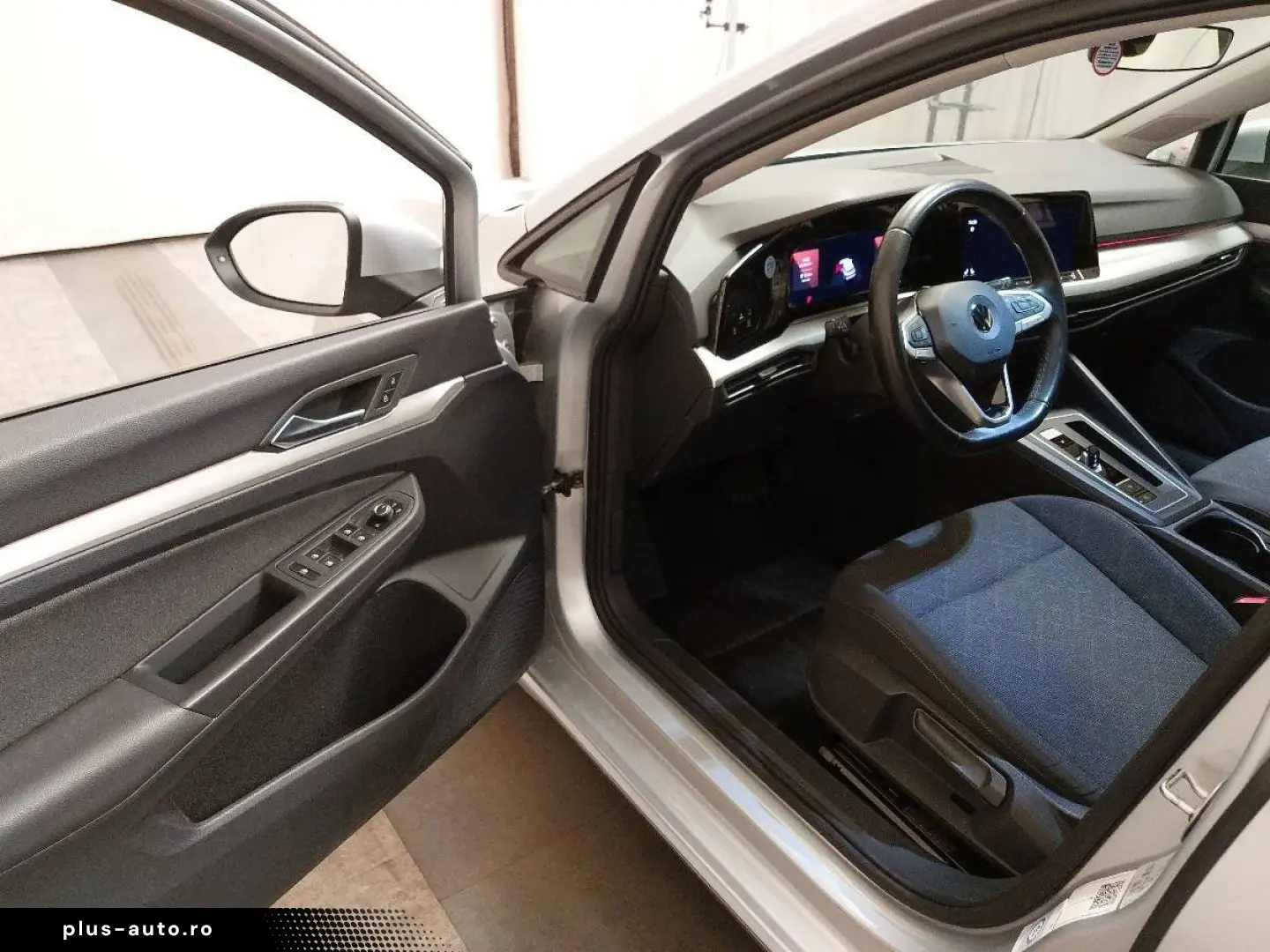 VW Golf-8 Var. 2.0 TDI Life Navi LED