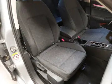 VW Golf-8 Var. 2.0 TDI Life Navi LED