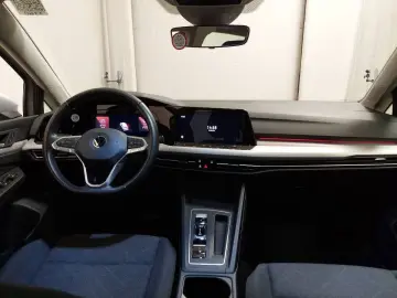 VW Golf-8 Var. 2.0 TDI Life Navi LED