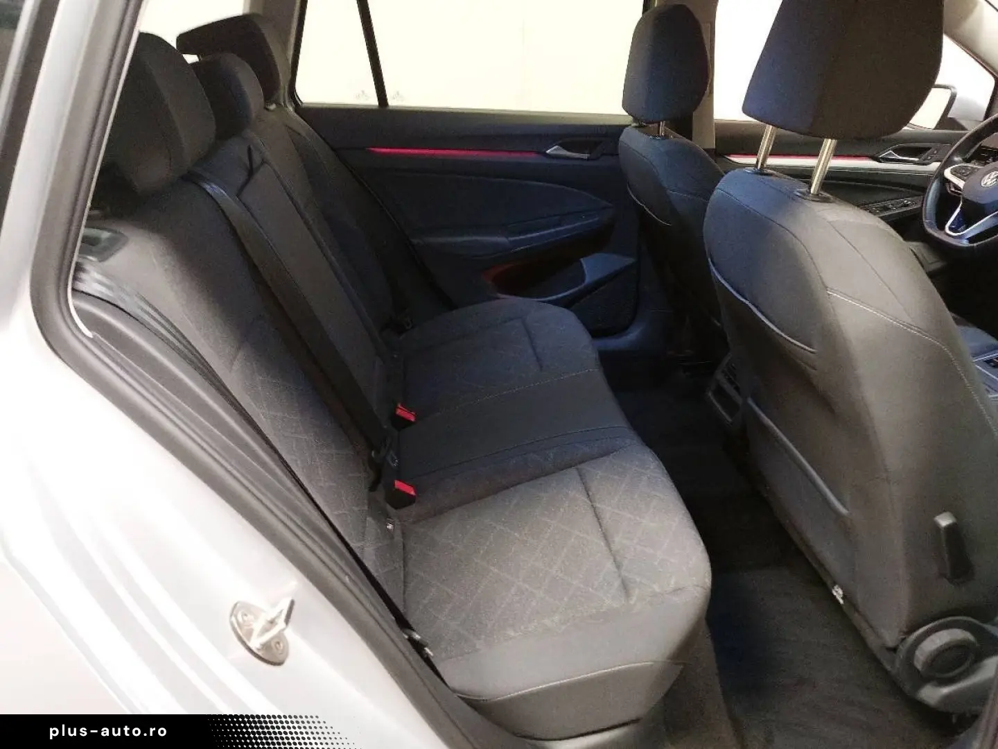 VW Golf-8 Var. 2.0 TDI Life Navi LED