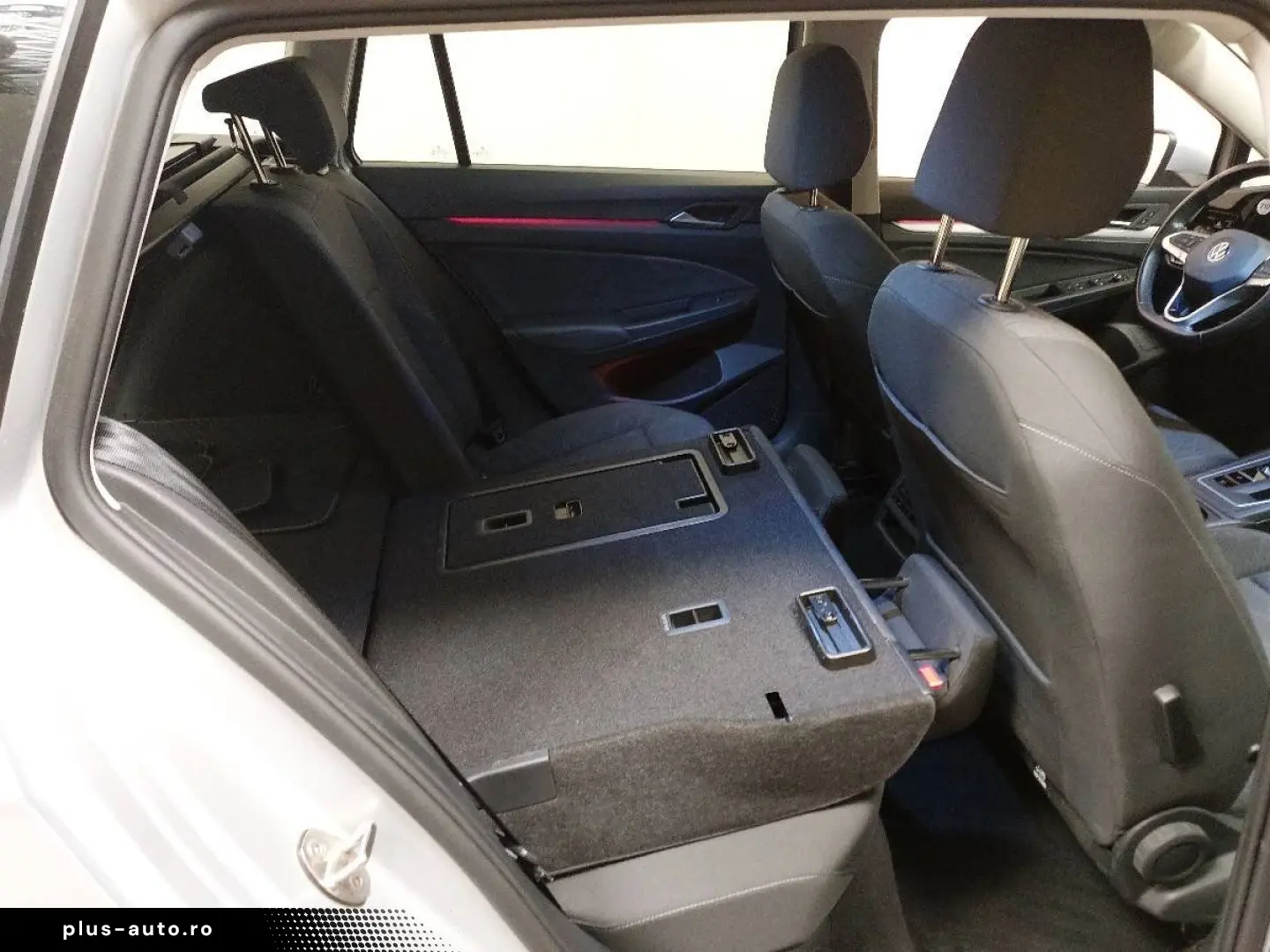 VW Golf-8 Var. 2.0 TDI Life Navi LED