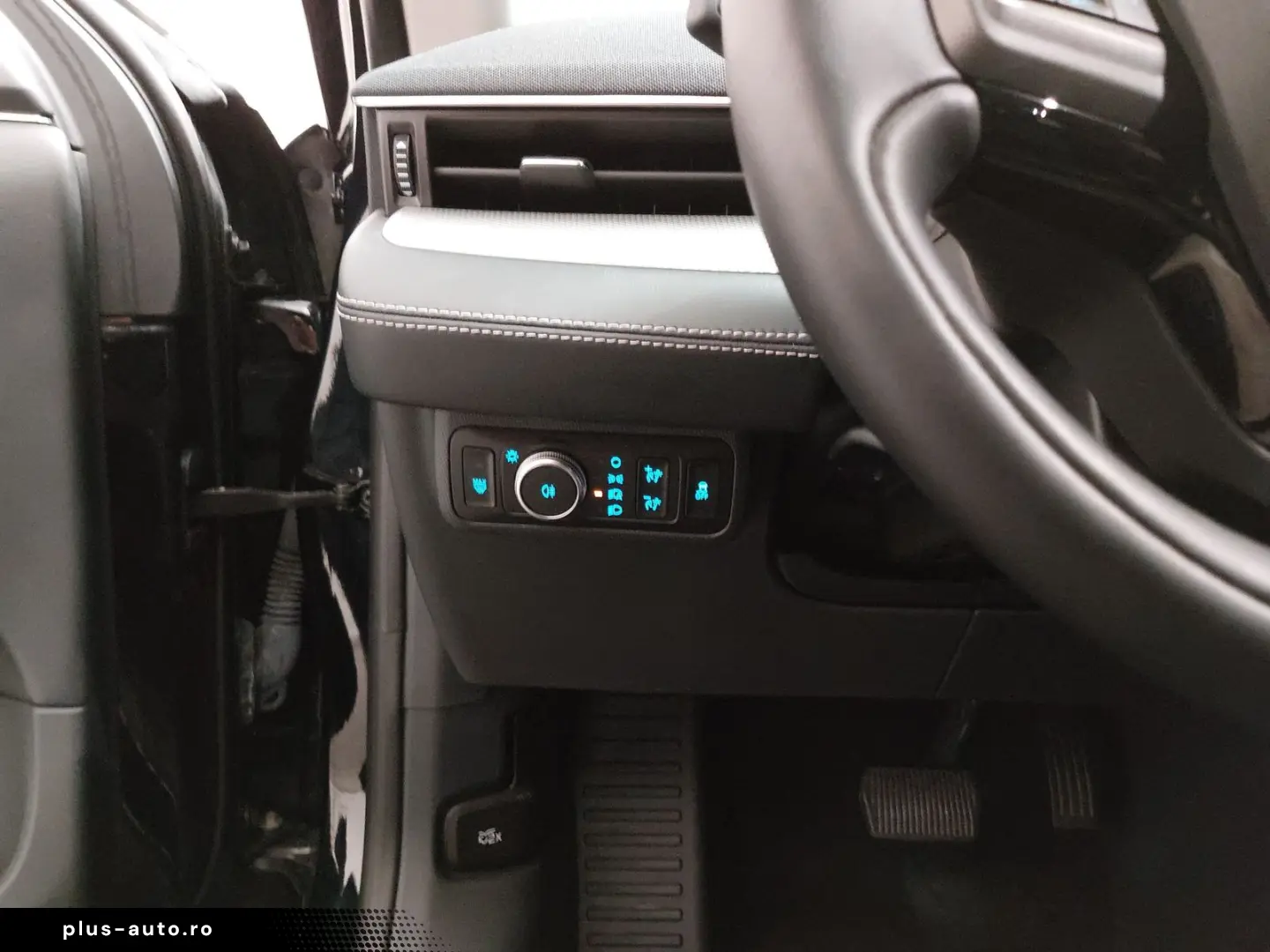 FORD Mustang Mach-E Navi LED
