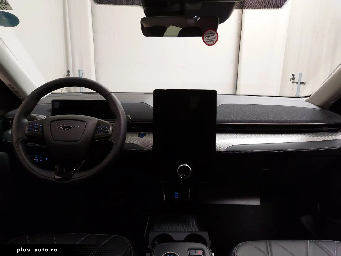 FORD Mustang Mach-E Navi LED