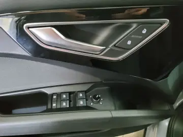 AUDI Q4 e-tron Sportback 40 e-tron S-Line Navi LED vc