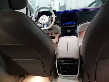 MERCEDES-BENZ EQE 300 Leder Digital-Light HuD Pano