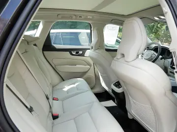 VOLVO XC60 B4 AWD Ultimate Bright