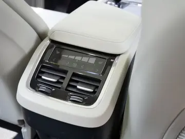 VOLVO XC60 B4 AWD Ultimate Bright