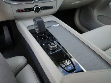 VOLVO XC60 B4 AWD Ultimate Bright