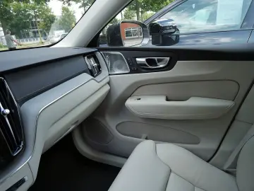 VOLVO XC60 B4 AWD Ultimate Bright