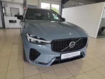 VOLVO XC60 B4 (D) Plus Dark AWD