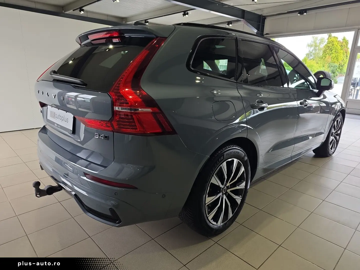 VOLVO XC60 B4 (D) Plus Dark AWD