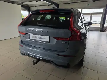 VOLVO XC60 B4 (D) Plus Dark AWD