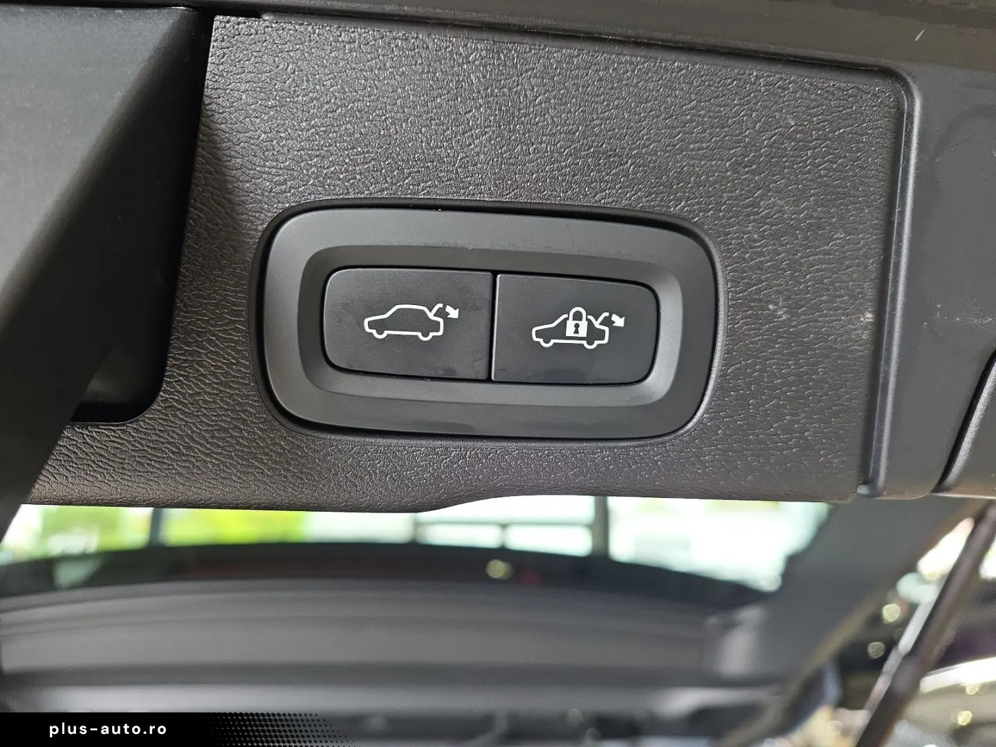 VOLVO XC60 B4 (D) Plus Dark AWD