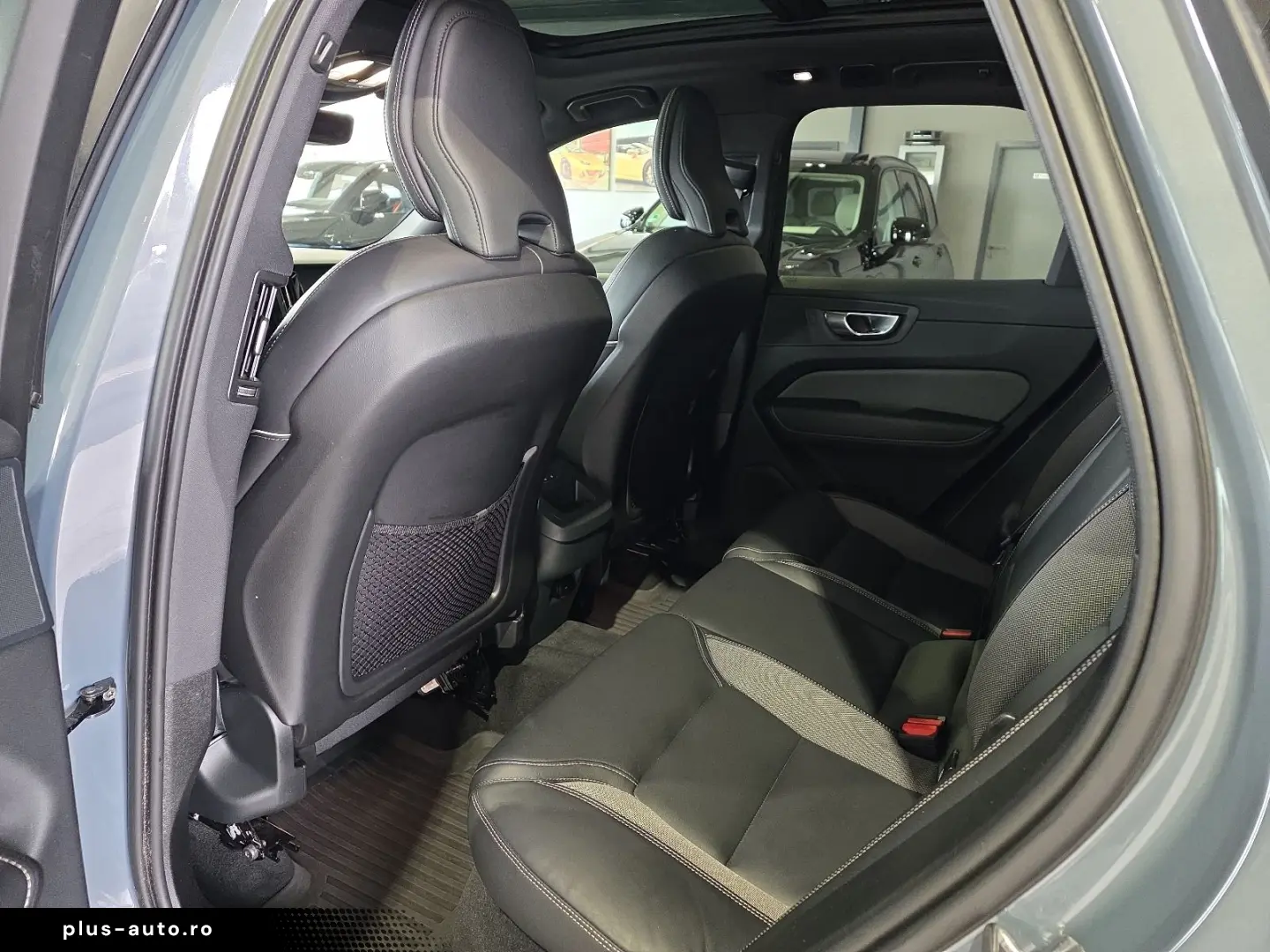 VOLVO XC60 B4 (D) Plus Dark AWD
