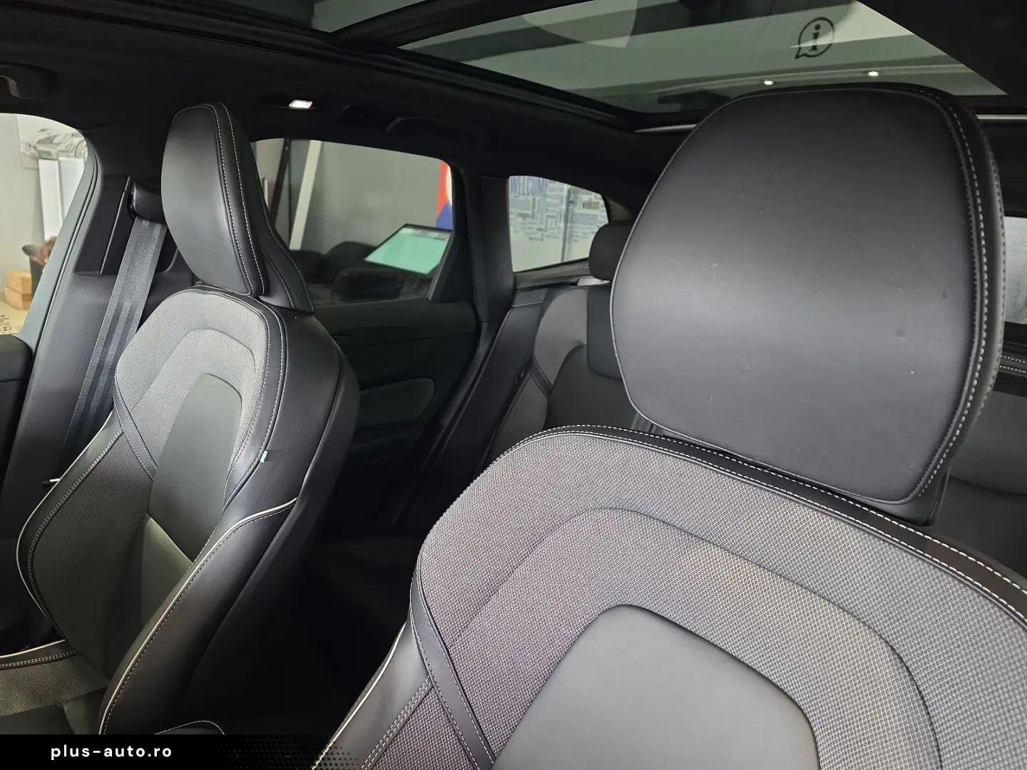 VOLVO XC60 B4 (D) Plus Dark AWD