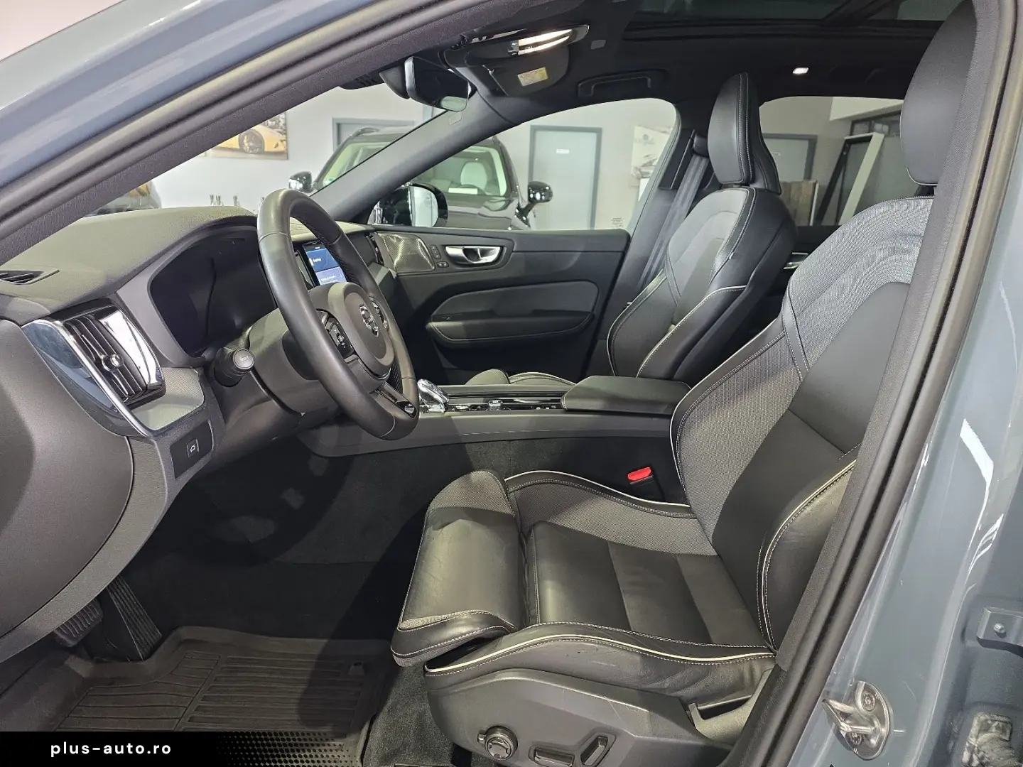 VOLVO XC60 B4 (D) Plus Dark AWD