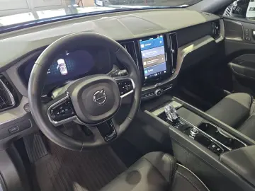VOLVO XC60 B4 (D) Plus Dark AWD