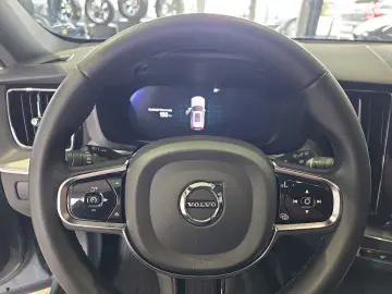 VOLVO XC60 B4 (D) Plus Dark AWD