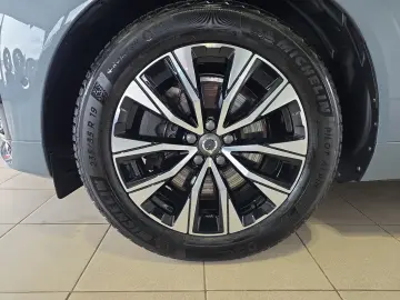 VOLVO XC60 B4 (D) Plus Dark AWD