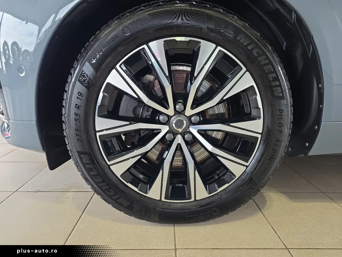 VOLVO XC60 B4 (D) Plus Dark AWD