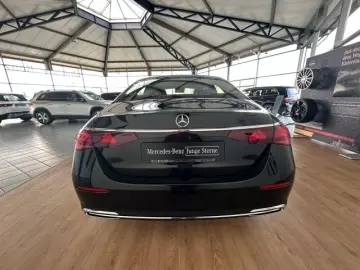 MERCEDES-BENZ E 220 d AVANTGARDE