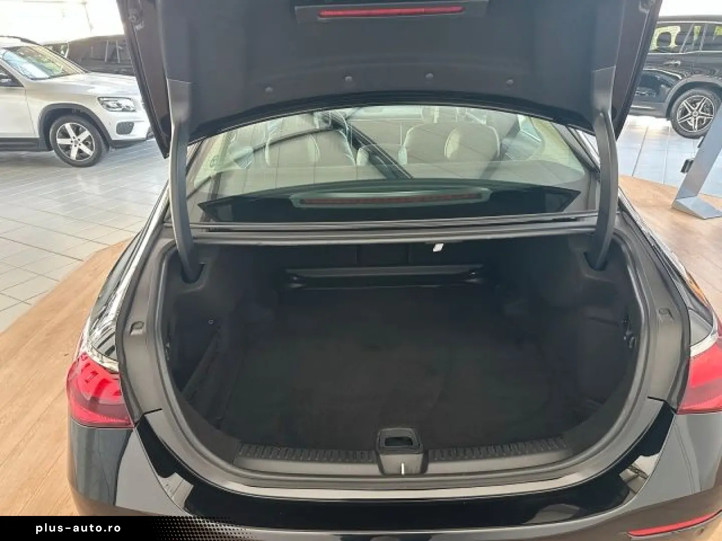 MERCEDES-BENZ E 220 d AVANTGARDE