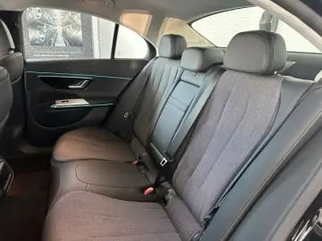 MERCEDES-BENZ E 220 d AVANTGARDE