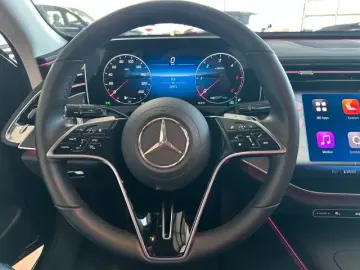 MERCEDES-BENZ E 220 d AVANTGARDE