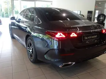 MERCEDES-BENZ E 220 d AMG LINE NIGHT