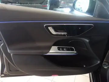 MERCEDES-BENZ E 220 d AMG LINE NIGHT