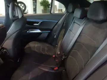 MERCEDES-BENZ E 220 d AMG LINE NIGHT