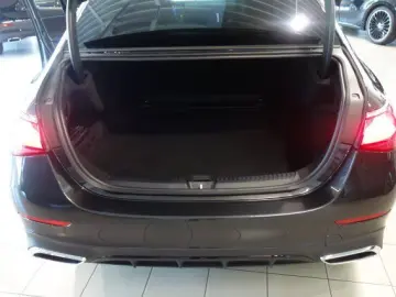 MERCEDES-BENZ E 220 d AMG LINE NIGHT