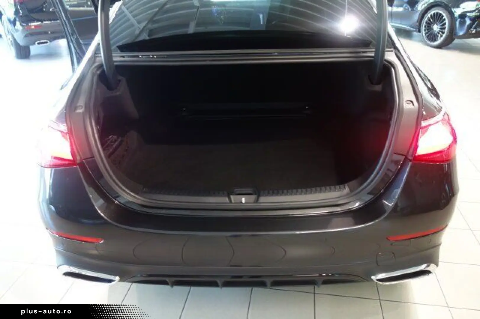 MERCEDES-BENZ E 220 d AMG LINE NIGHT