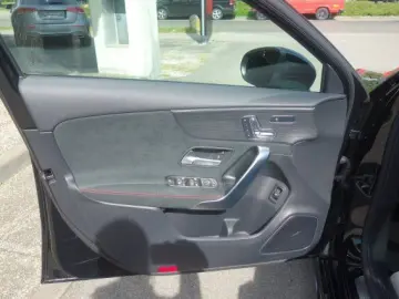 MERCEDES-BENZ A 220 d AMG PREM PLUS