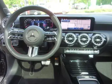 MERCEDES-BENZ A 220 d AMG PREM PLUS