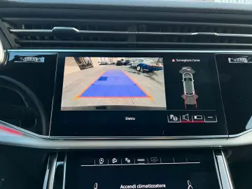 Audi Q8 50 TDI S line quattro Panoramic