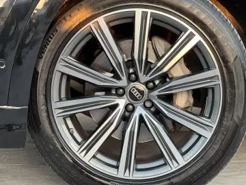 Audi Q8 50 TDI S line quattro Panoramic